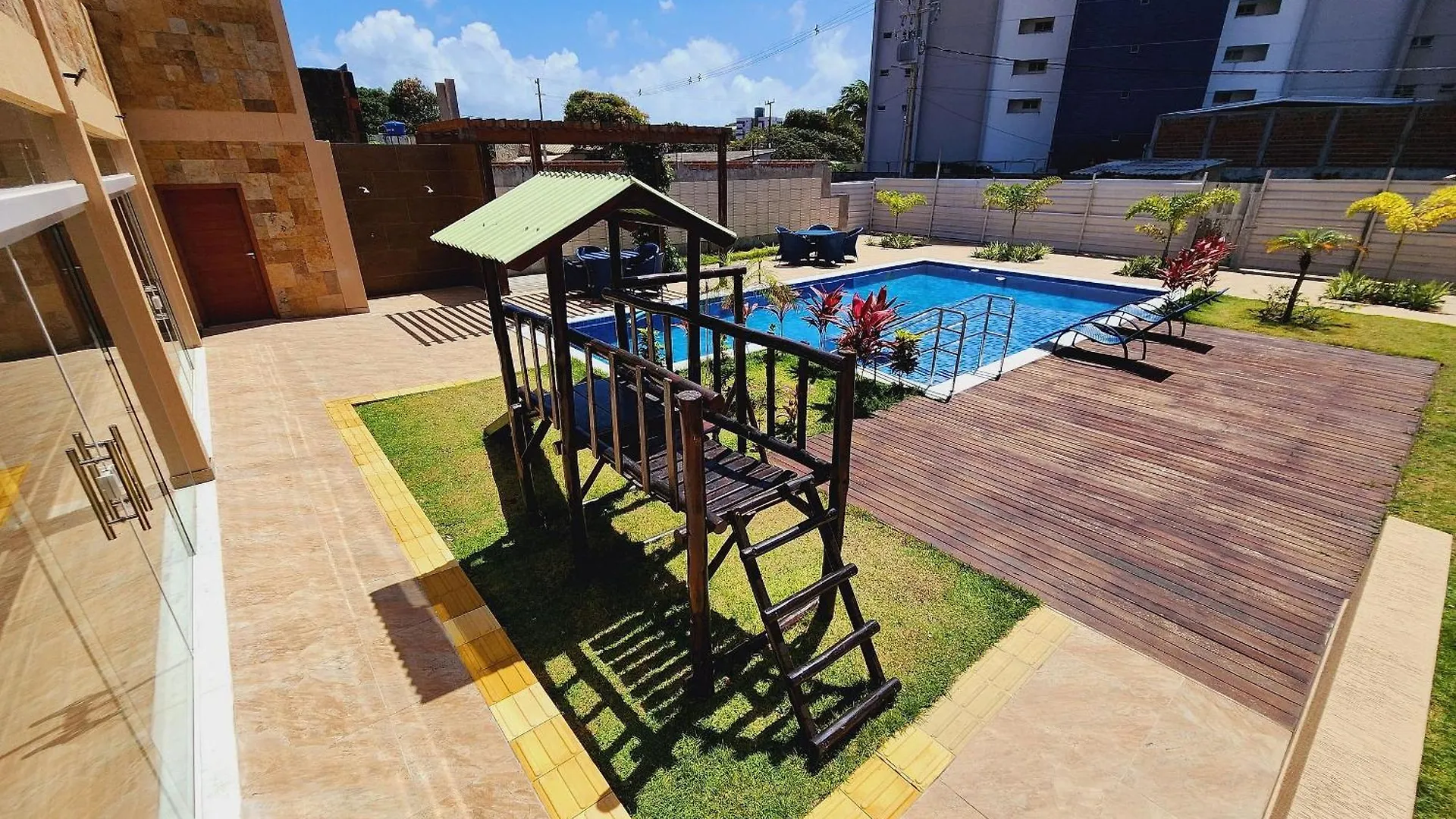 Jpn09 - Duplex Em Cond. Fechado Prox. A Praia Natal